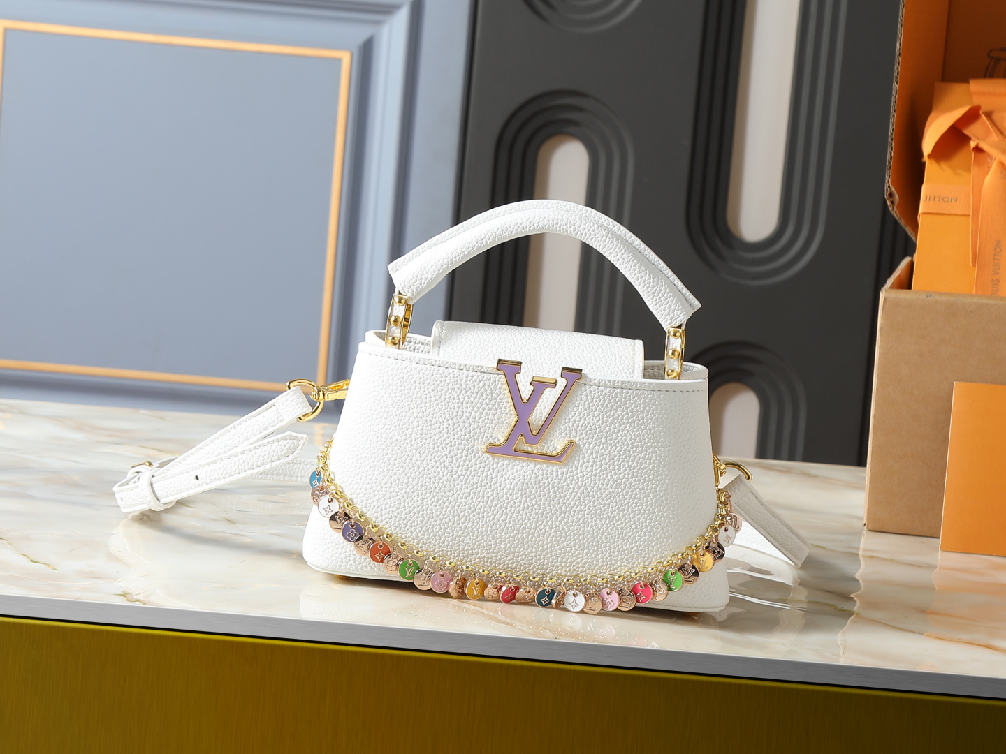 LV Classic Handbag Monogram Canvas Everyday Carry 1699